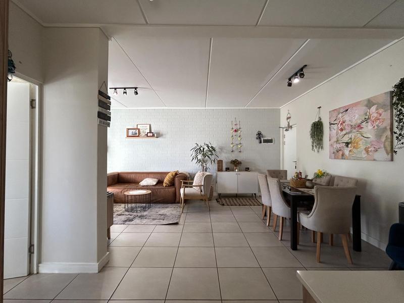 To Let 3 Bedroom Property for Rent in Sandown Western Cape